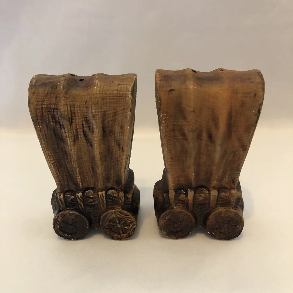 Vintage Covered Wagon Reno Salt & Pepper Shakers Western Theme Collectible READ‎
